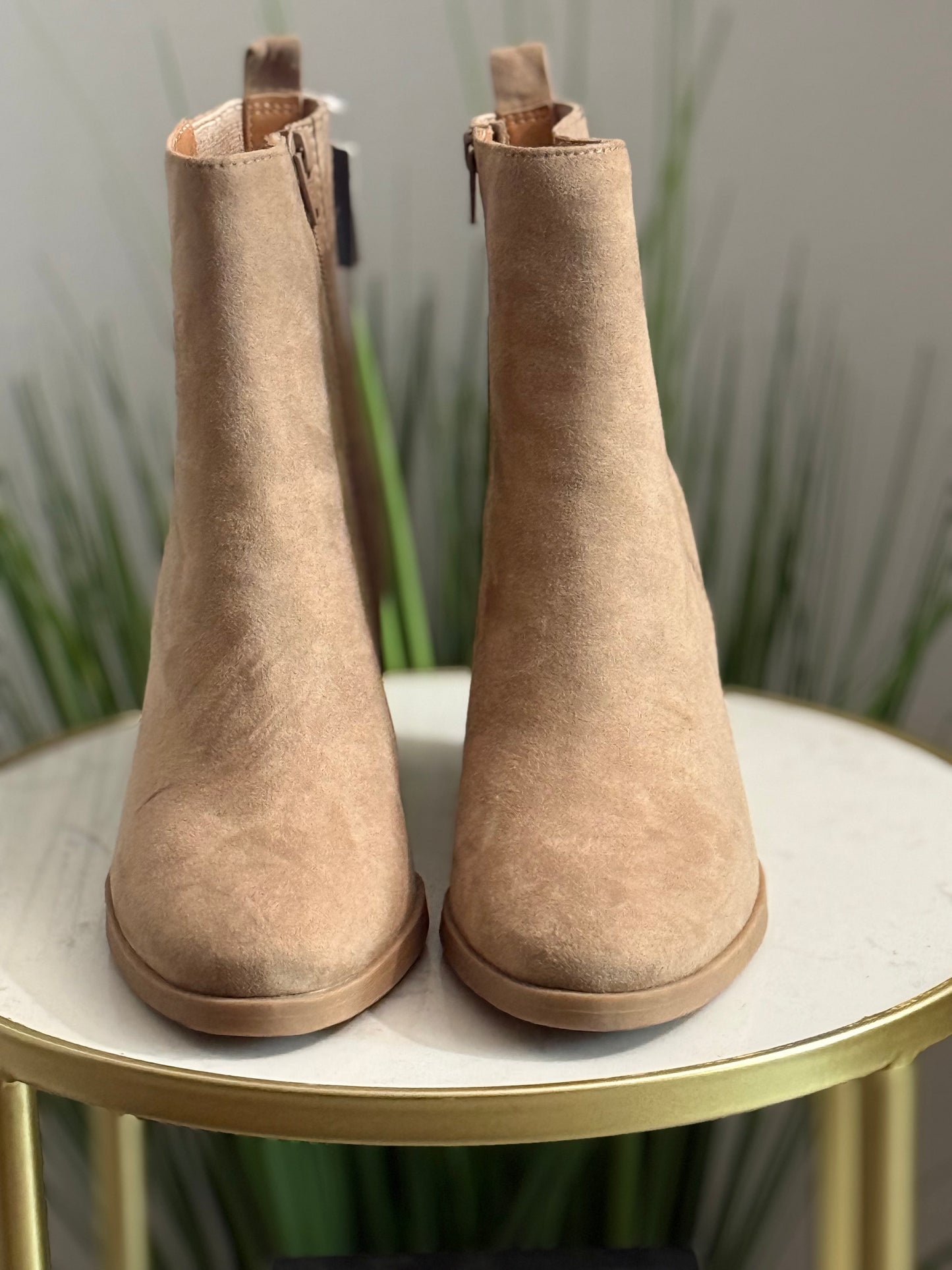 #235 UT Wedge Boots
