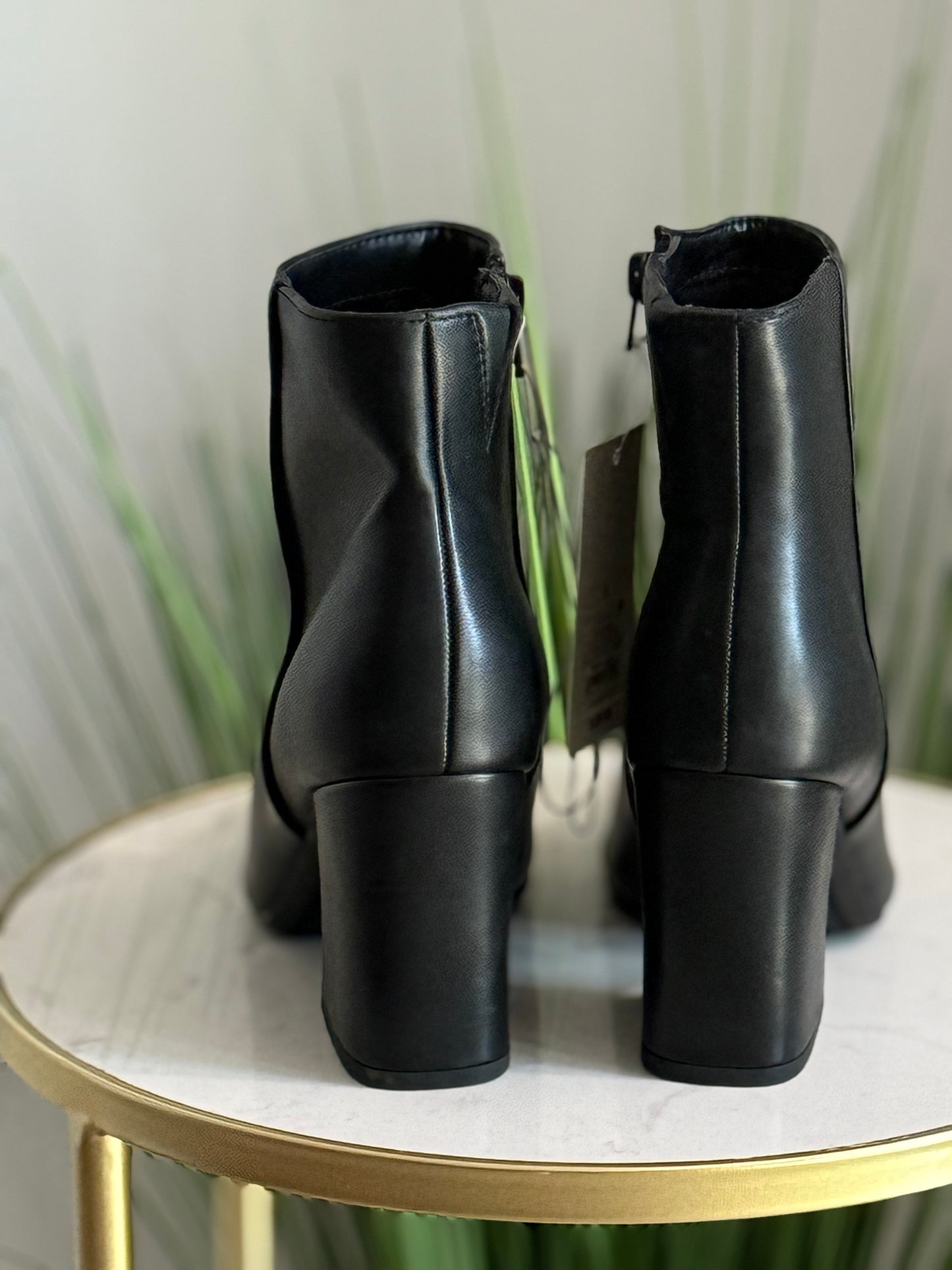 #236 AND Boots