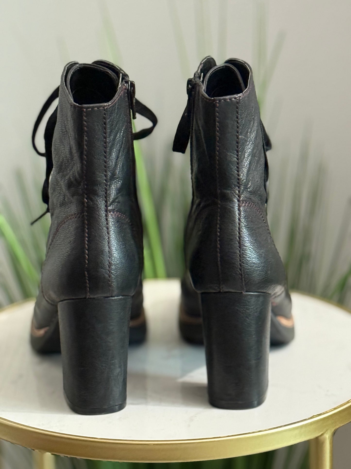 #237 Nat Boot
