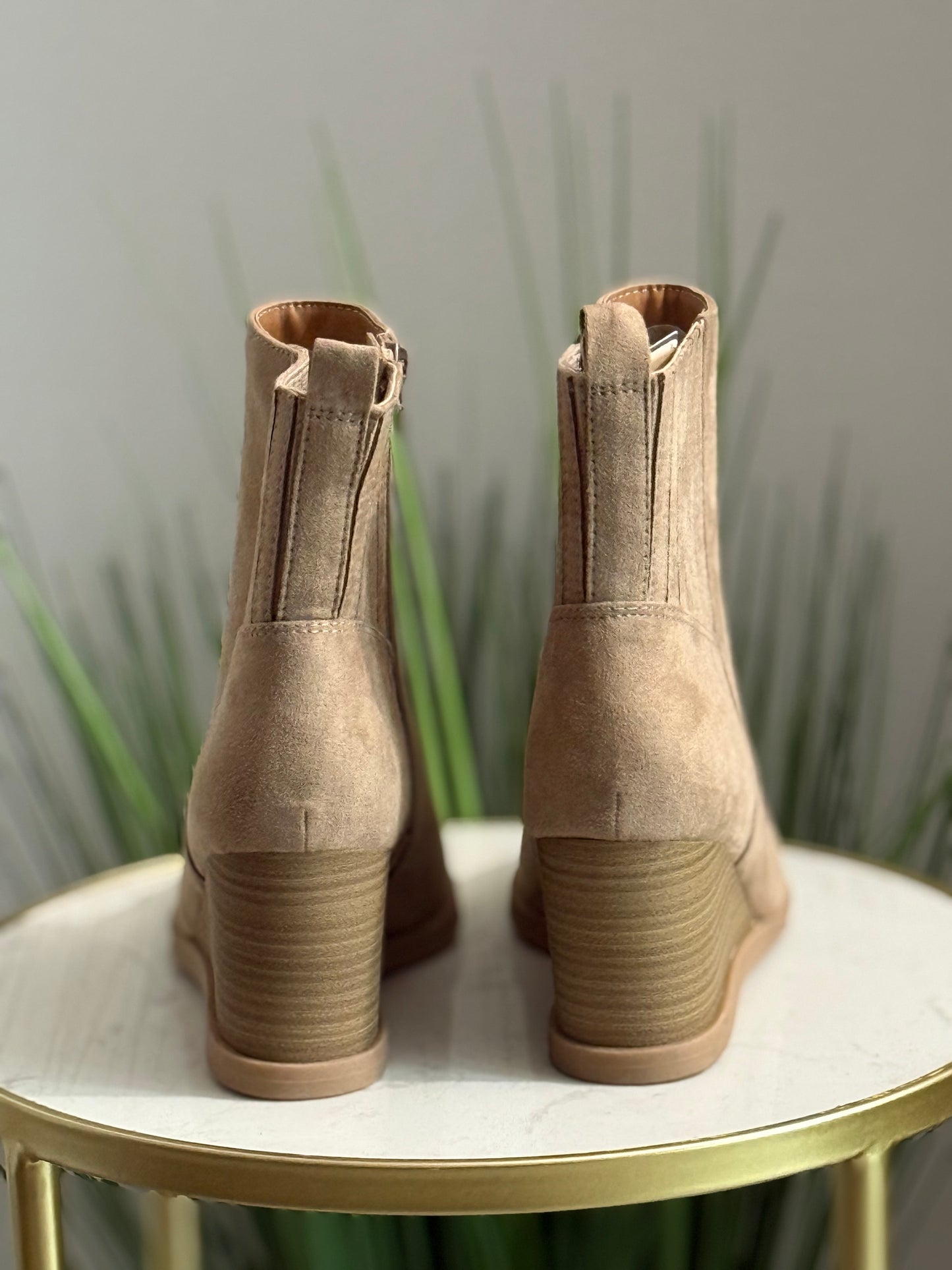 #235 UT Wedge Boots