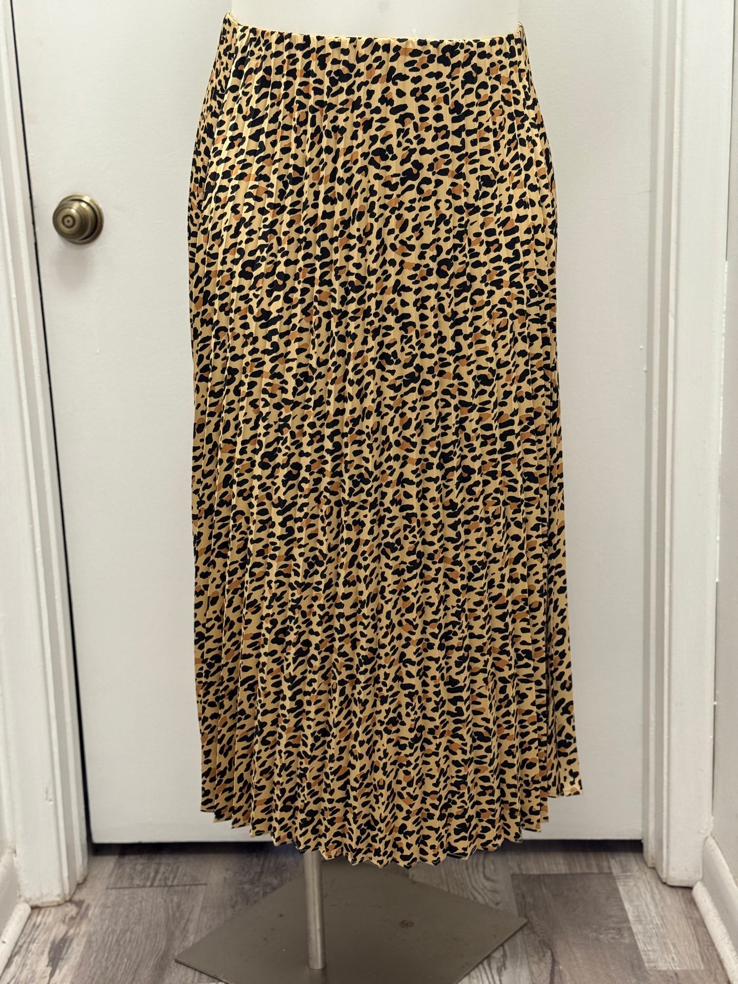 #192 Leopard Pleated Skirt