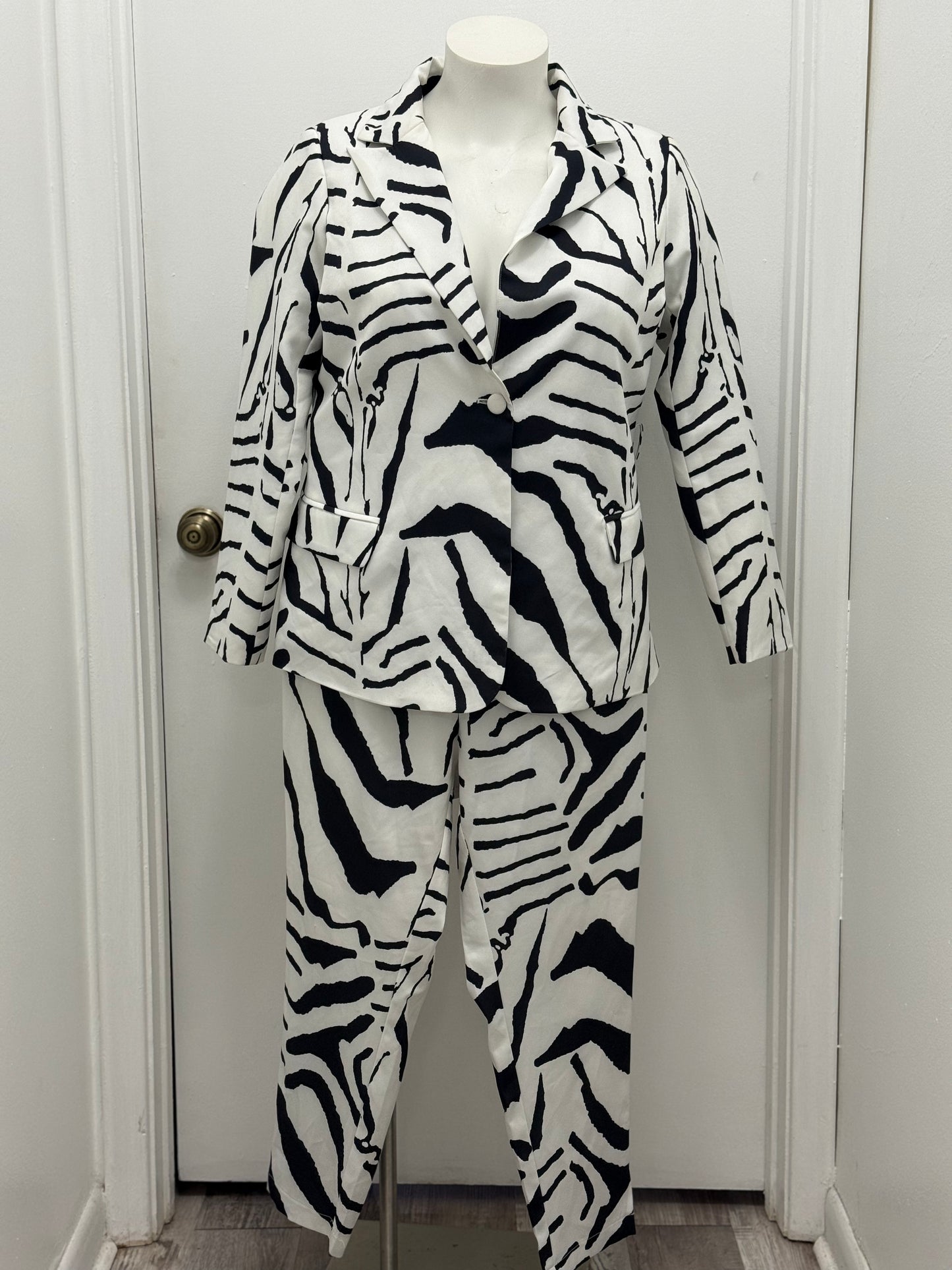 #92 Zebra Pant Suit (bf 14/16)