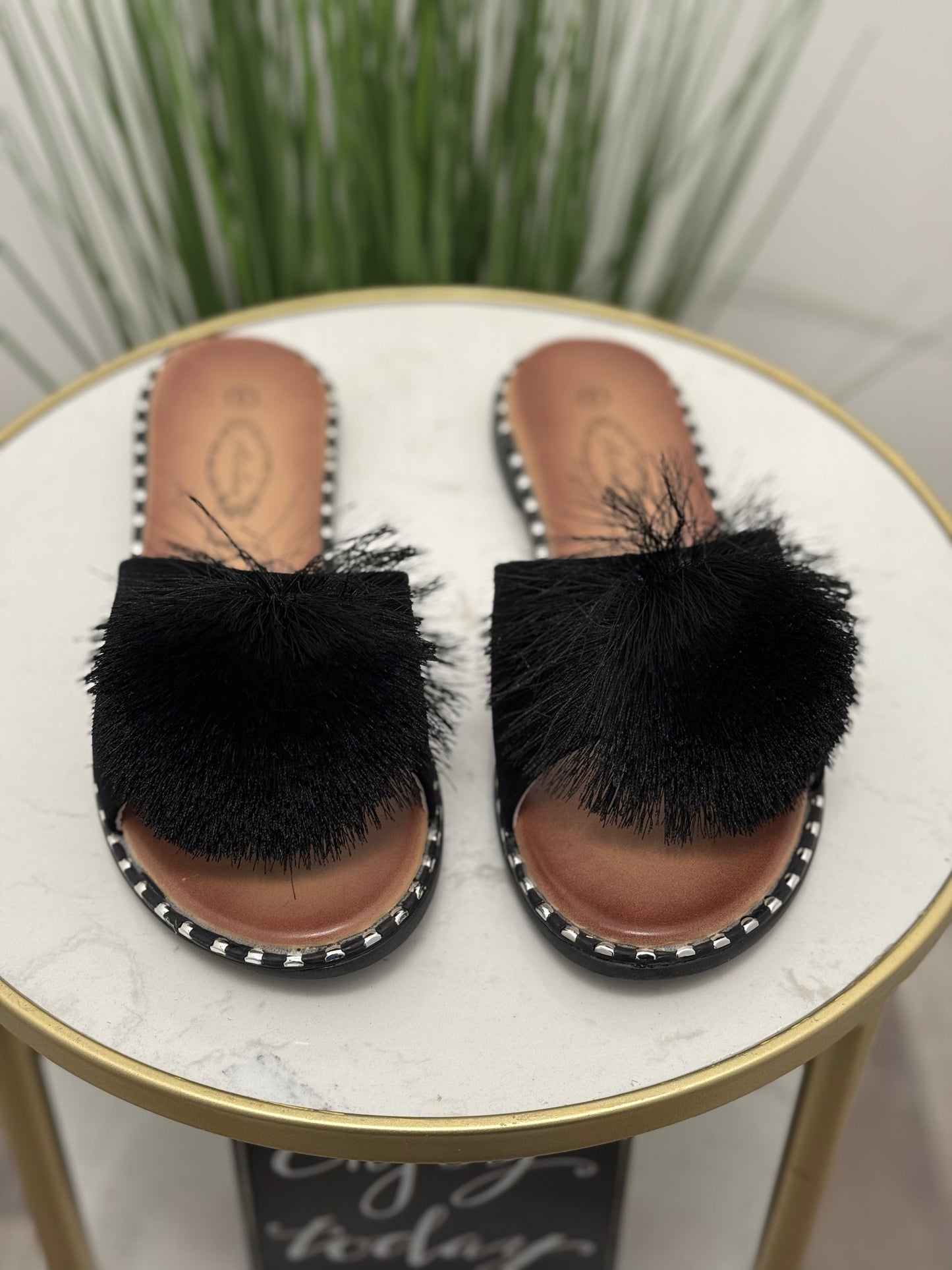 #370 Pouf Sandal