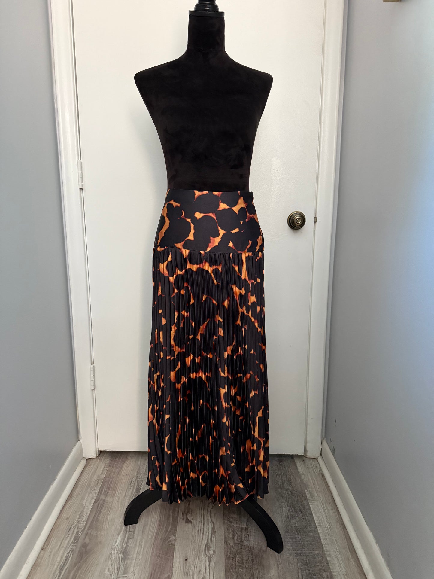 #37 Giraffe Pleated Skirt