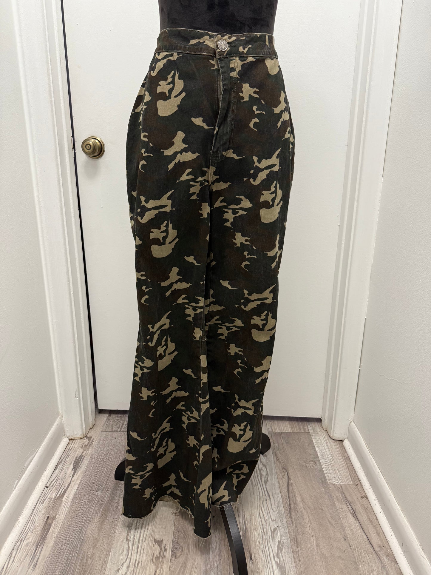 #189 Flare Camo Pants