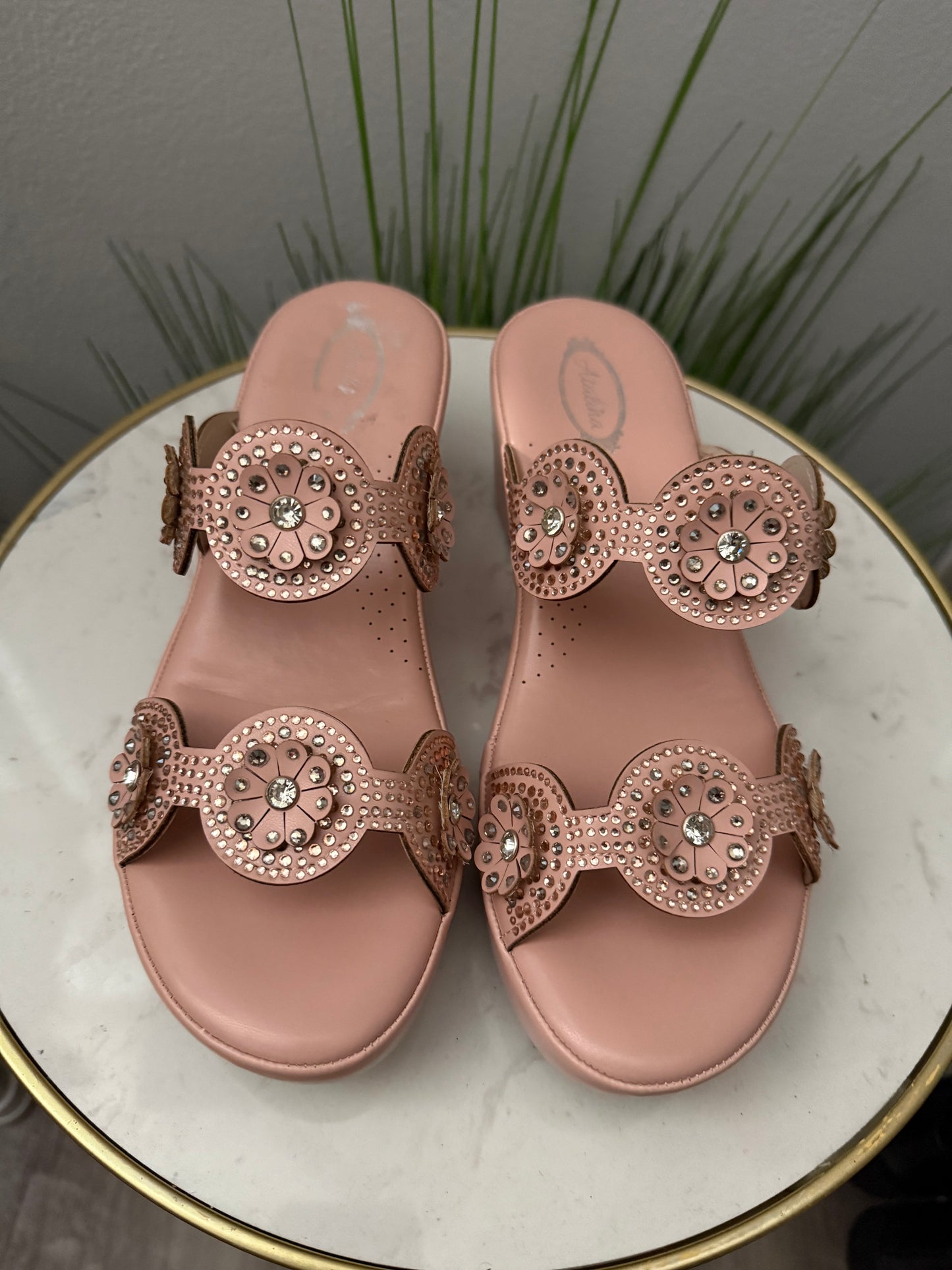 #196 Atalia Wedges