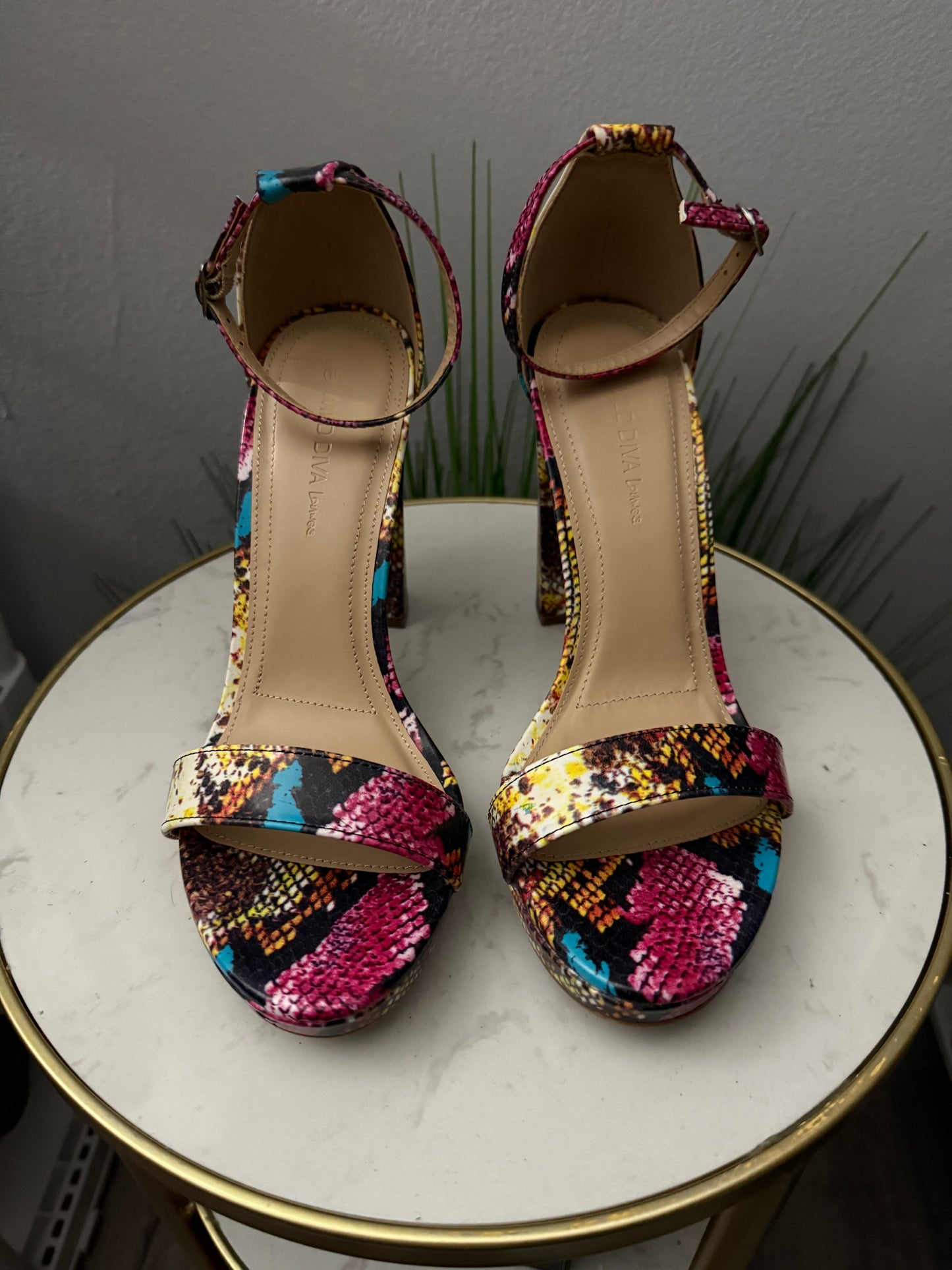 #220 Diva Reptile Platform Heels