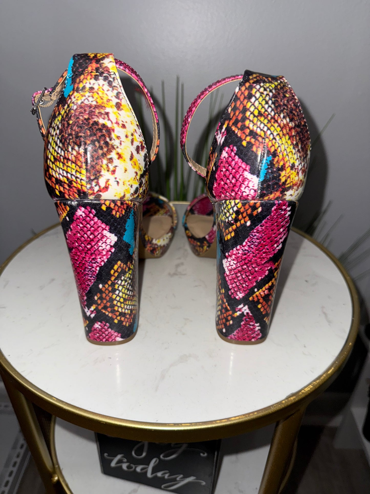 #220 Diva Reptile Platform Heels