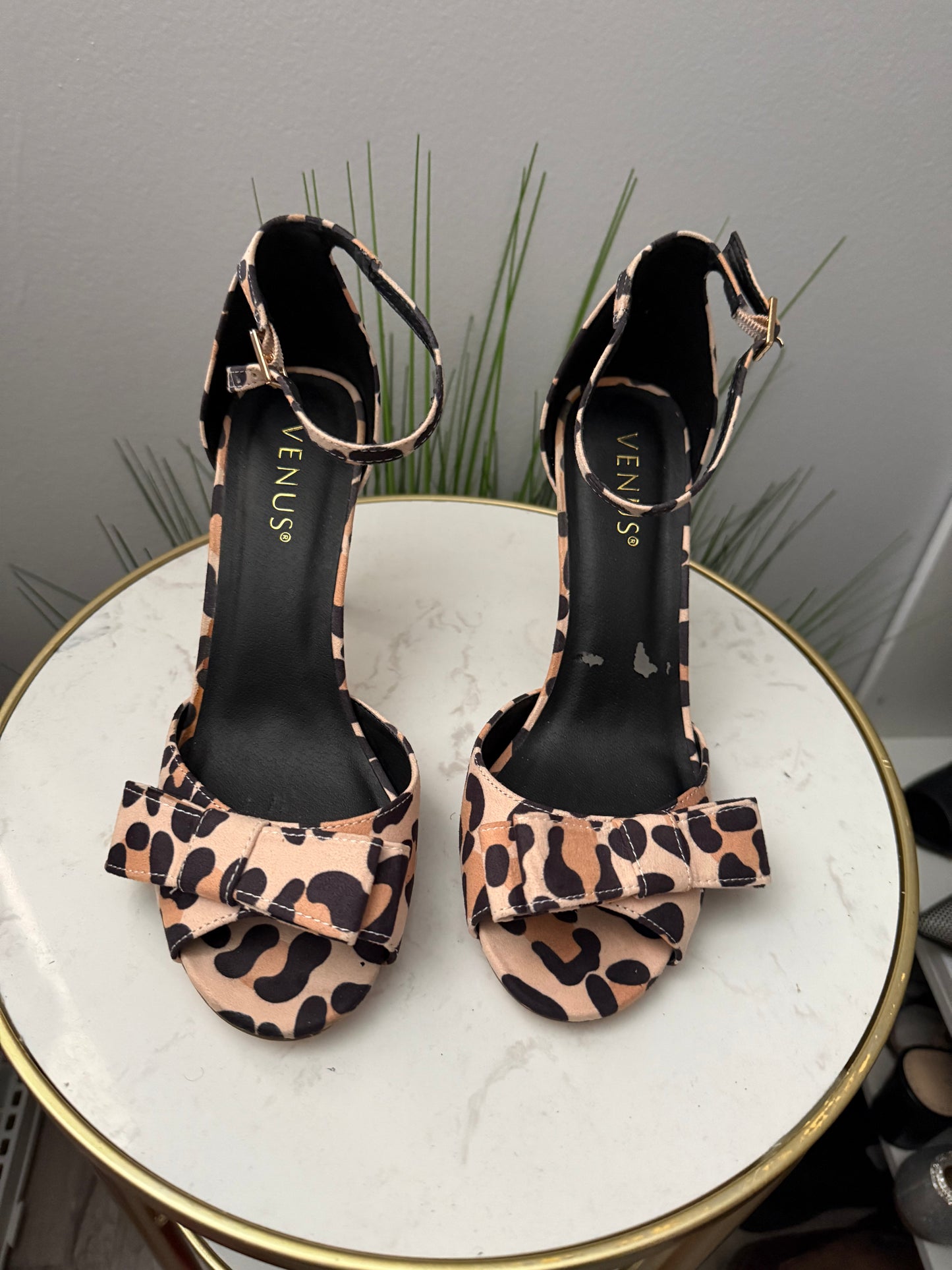 #28 Leopard Bow Heel