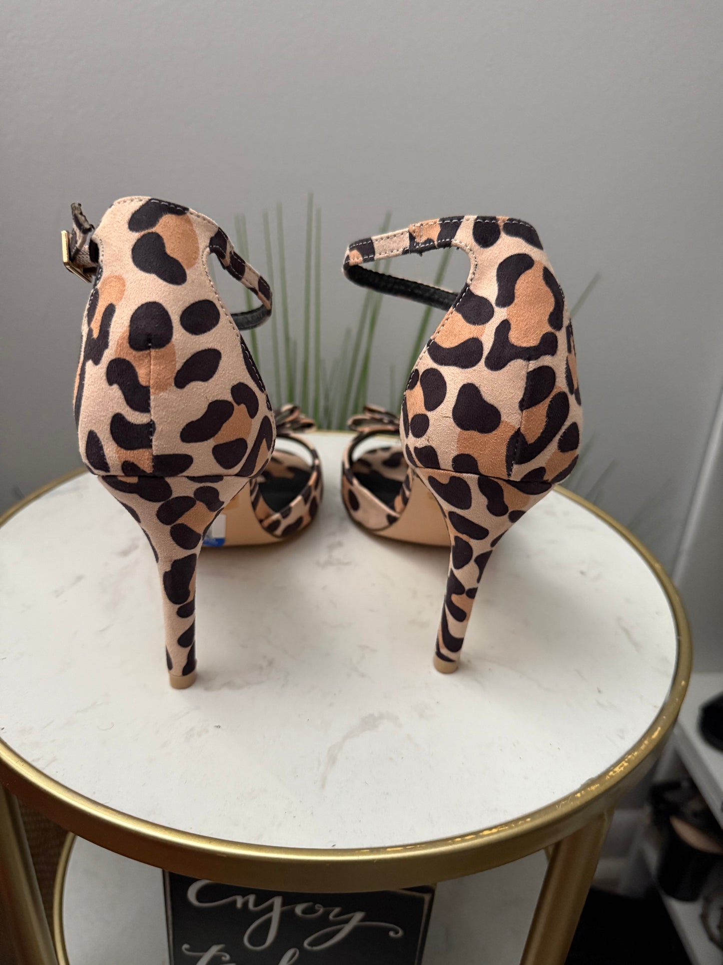 #28 Leopard Bow Heel