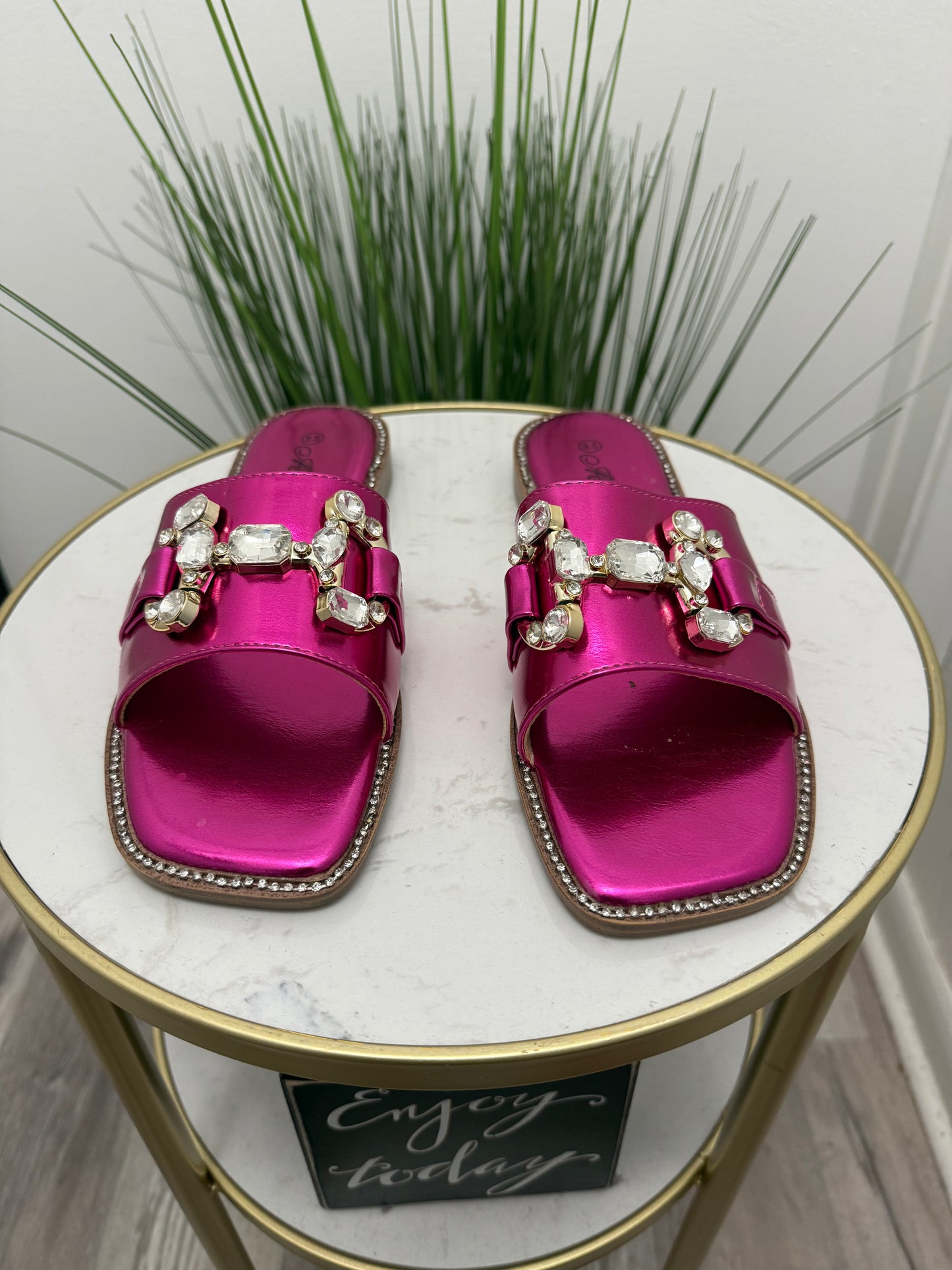 #302 Yalin Sandal