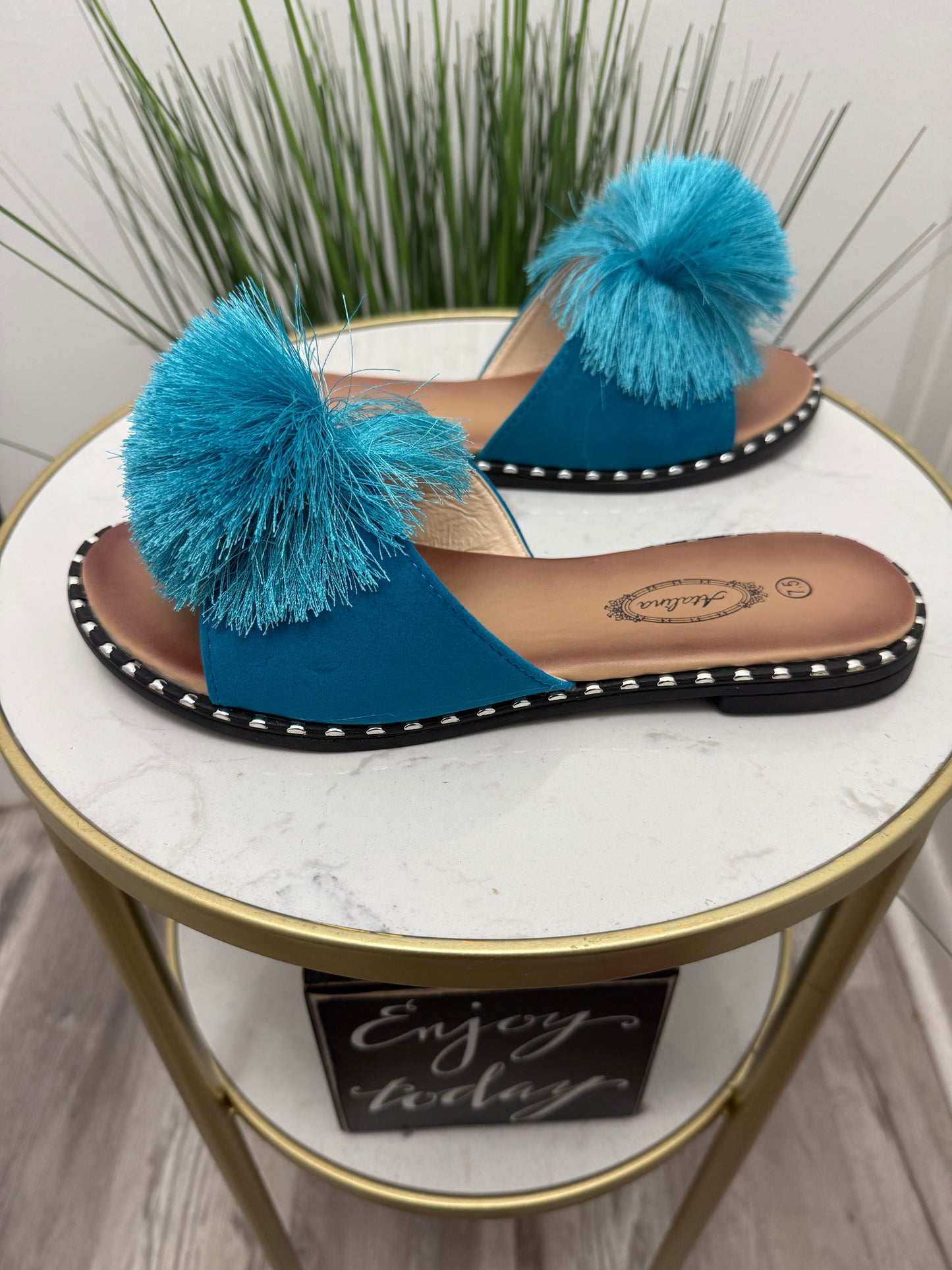 #318 Pouf Sandal