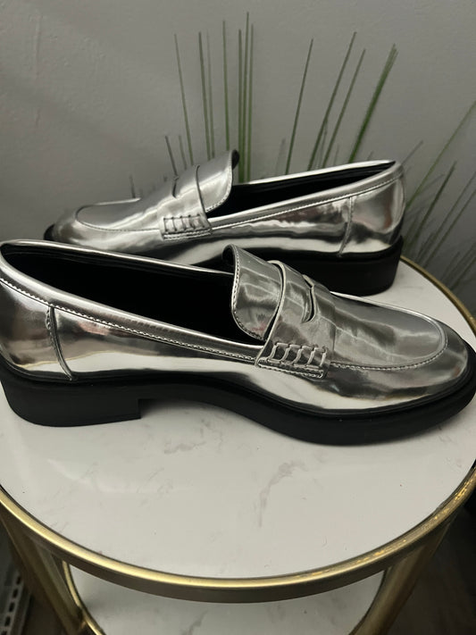 #5 Jordan Penny Loafer