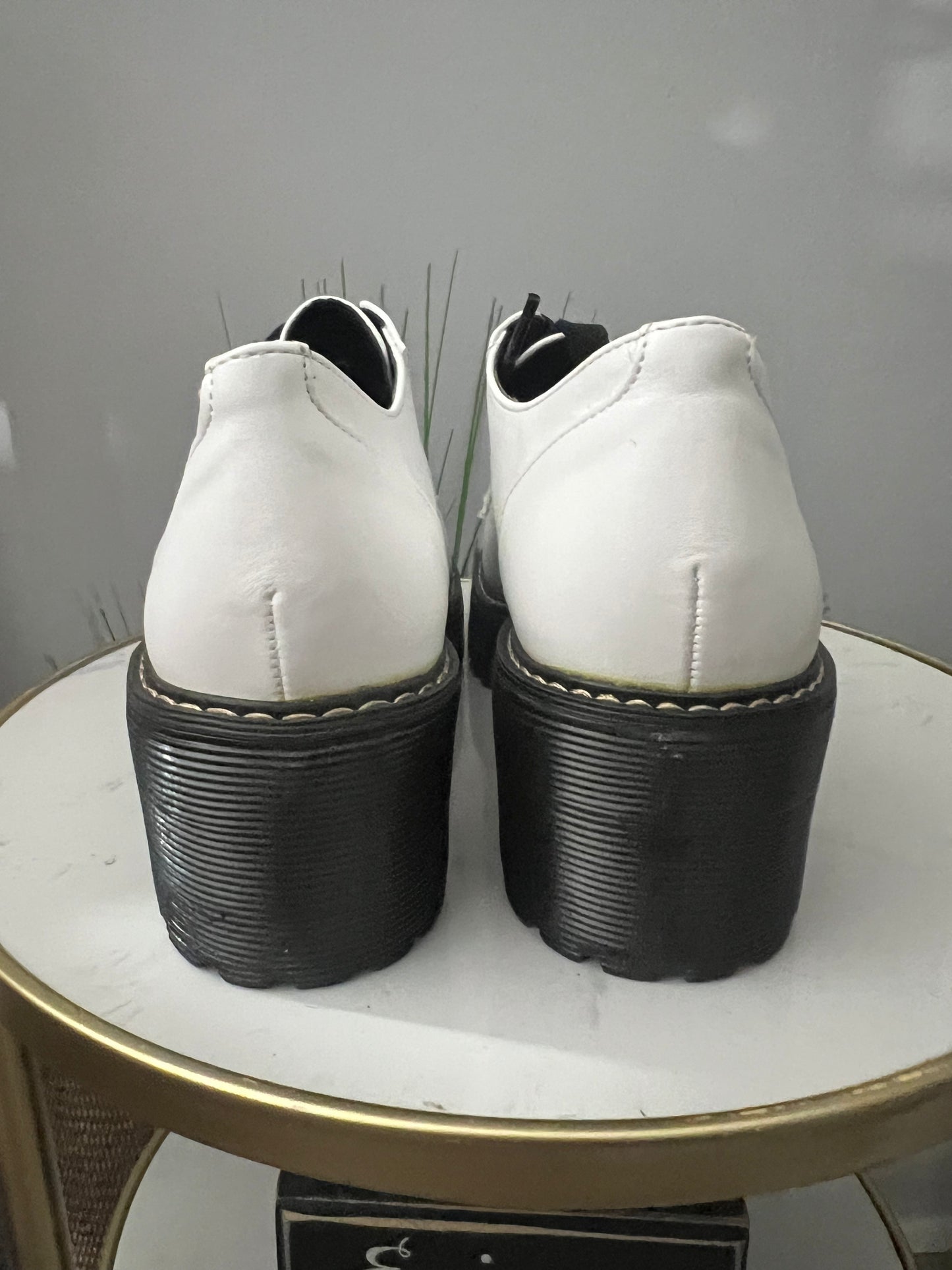 Holly Lug Oxford
