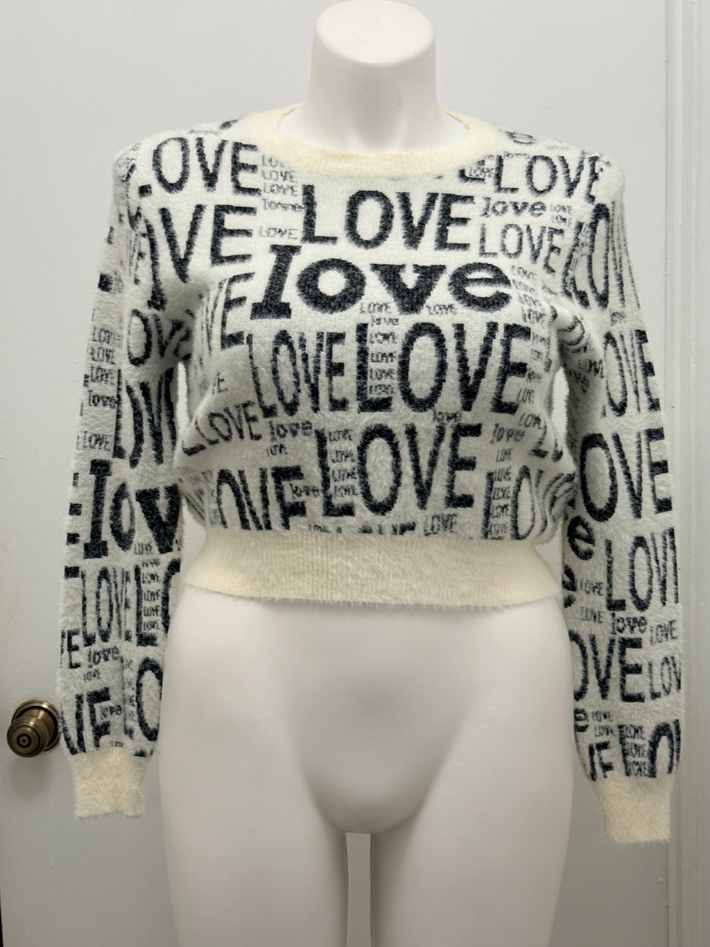 LOVE Fuzzy Cropped Sweater#146 OSFM (L)