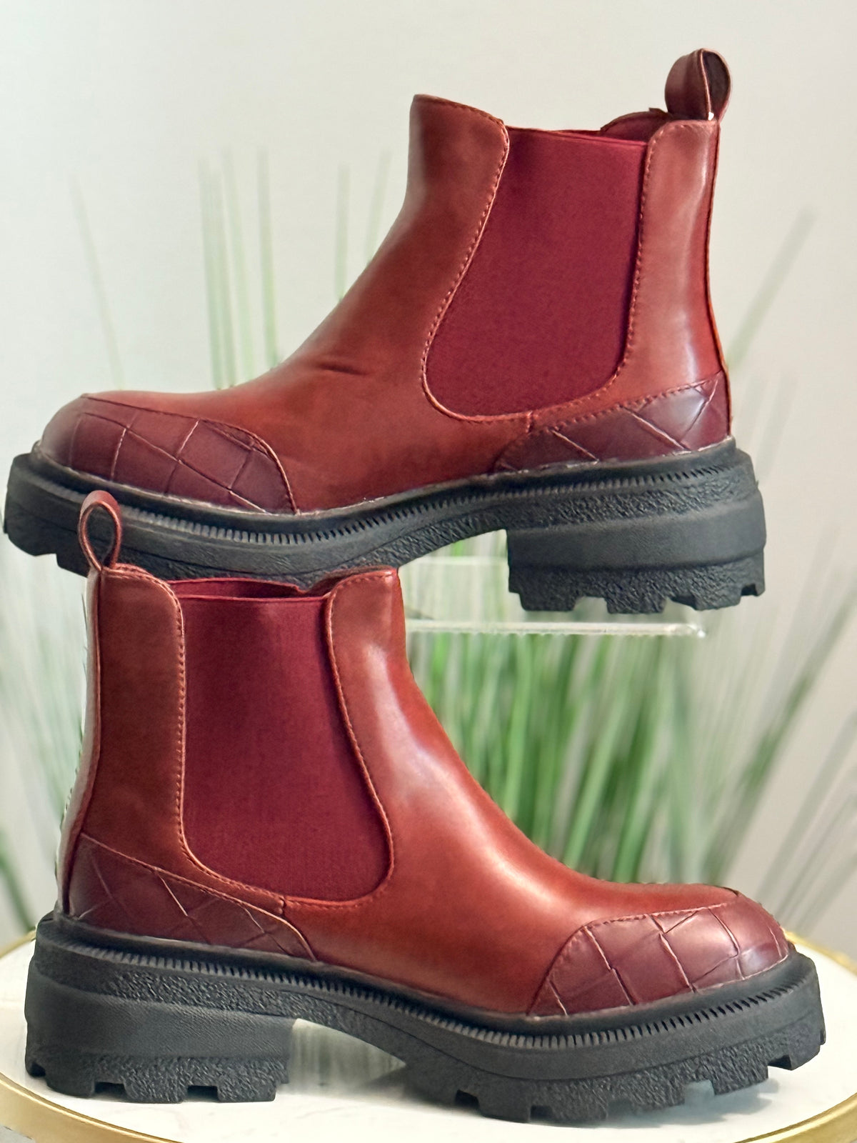 #270 Art Chelsea Quilted Trim Boot