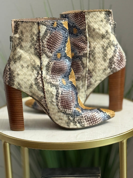 #241 SM Reptile Boots