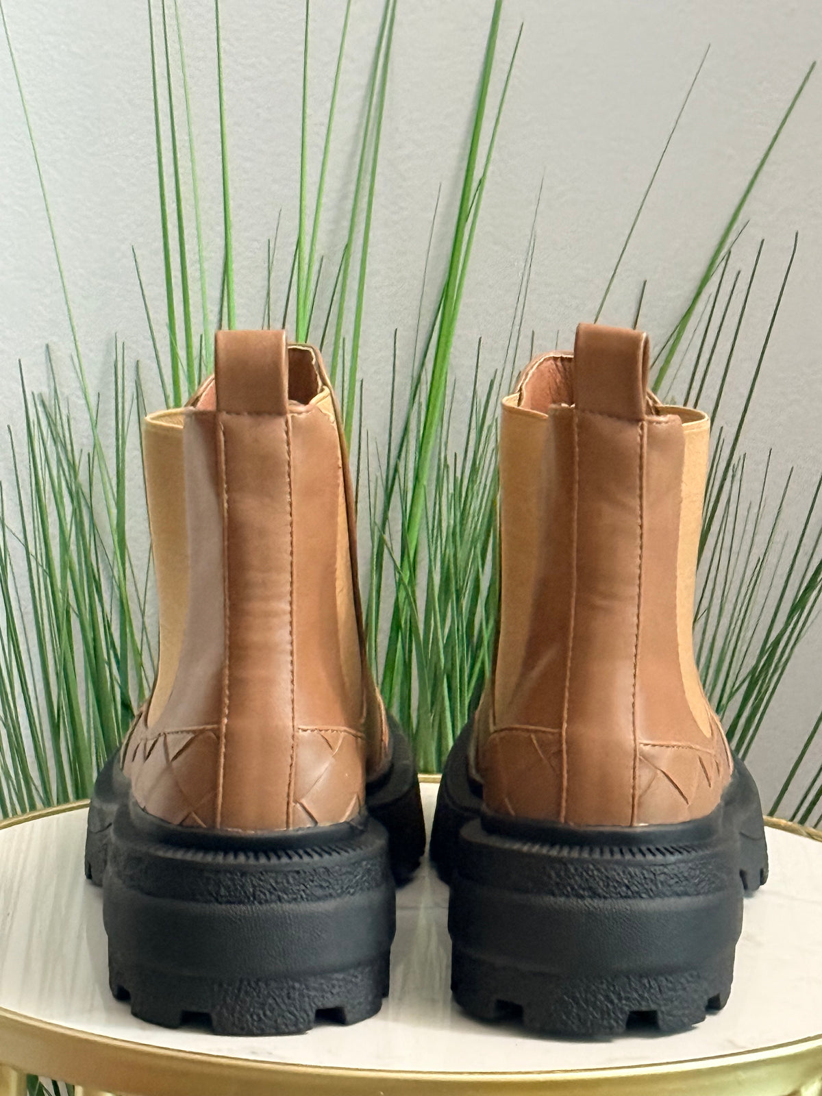 #276 Art Chelsea Quilted Trim Boot (tan)