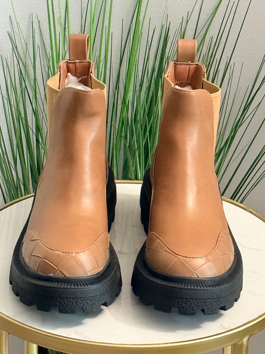 #276 Art Chelsea Quilted Trim Boot (tan)