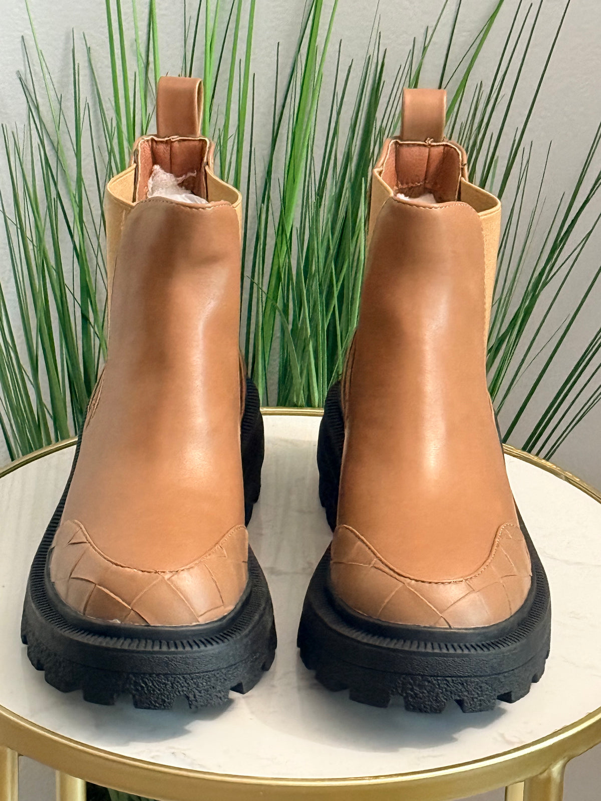 #276 Art Chelsea Quilted Trim Boot (tan)