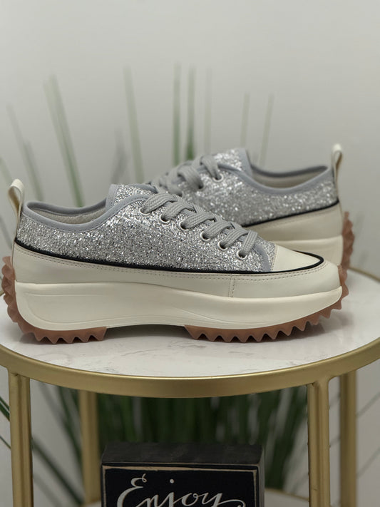 #61 Silver Sneaker (👀 size recommendations)