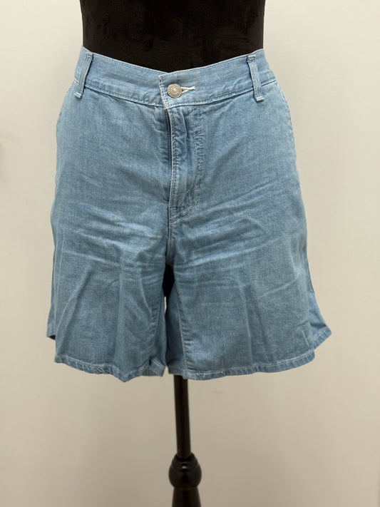 #37 Levi Denim Shorts