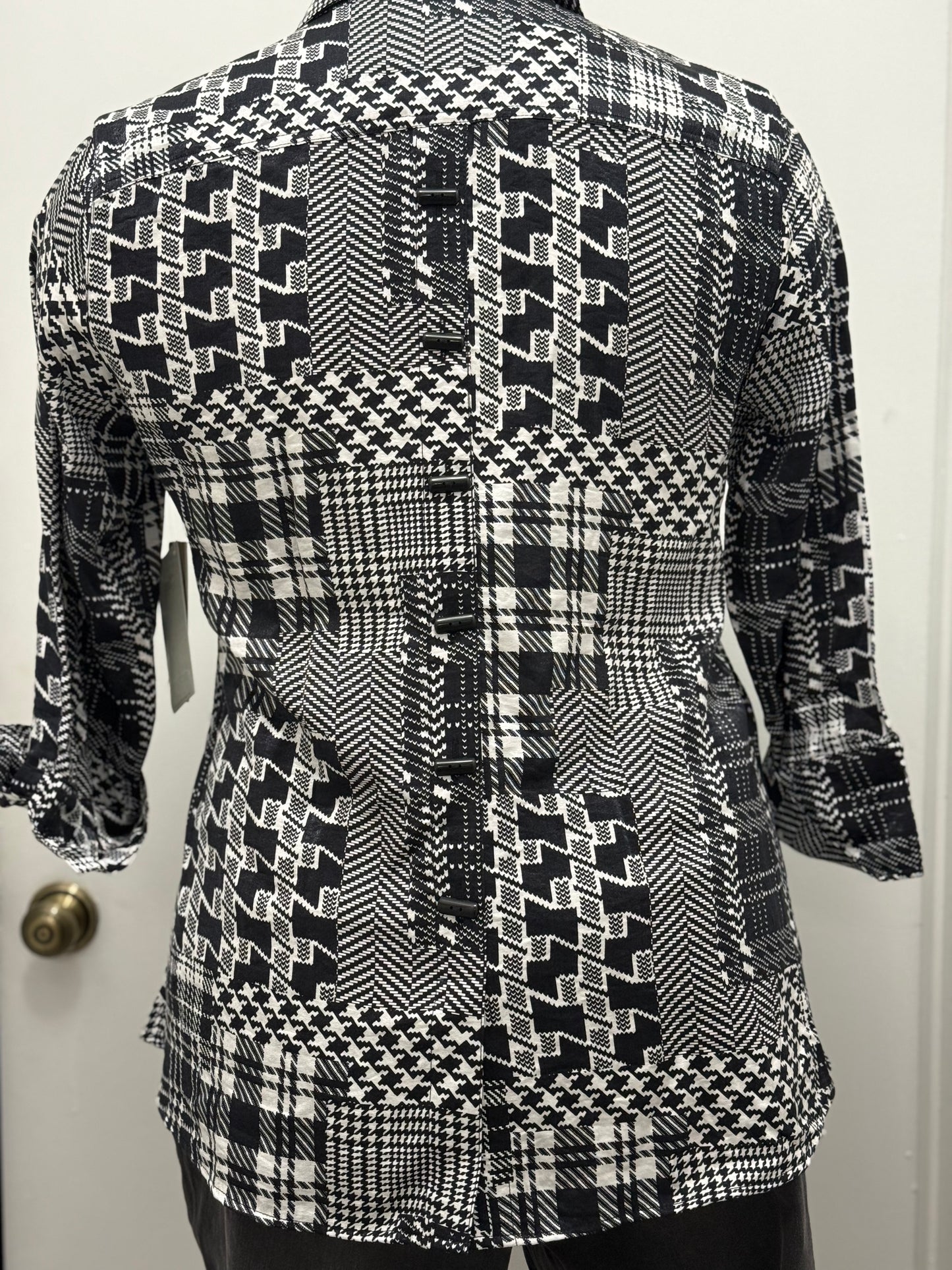 #139 Houndstooth Top