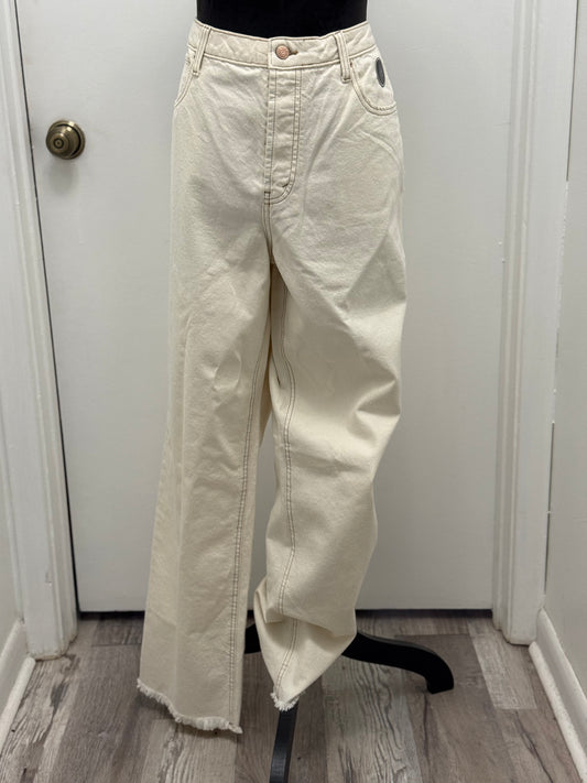 #411 Cream Distressed Jeans